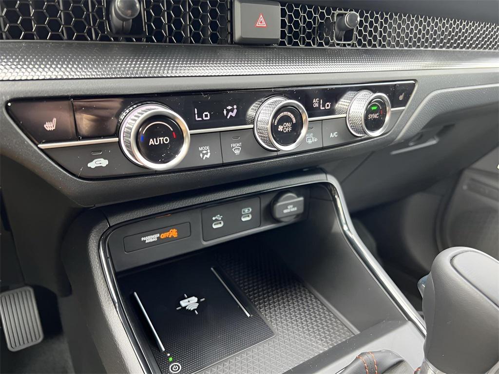 new 2026 Honda CR-V Hybrid car, priced at $40,195