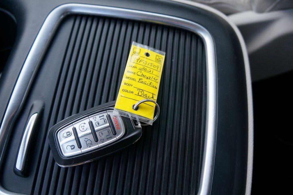 used 2021 Chrysler Pacifica car, priced at $19,919