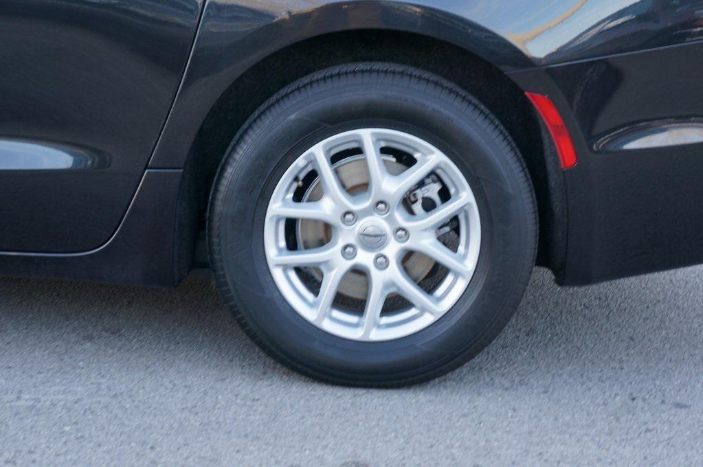 used 2021 Chrysler Pacifica car, priced at $19,919