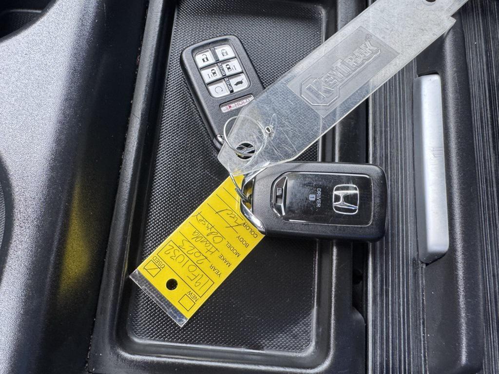 used 2023 Honda Odyssey car, priced at $35,748