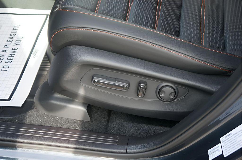 new 2026 Honda CR-V Hybrid car, priced at $40,175