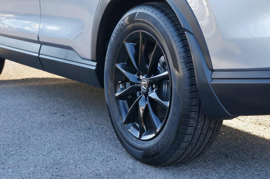 new 2026 Honda CR-V Hybrid car, priced at $40,175