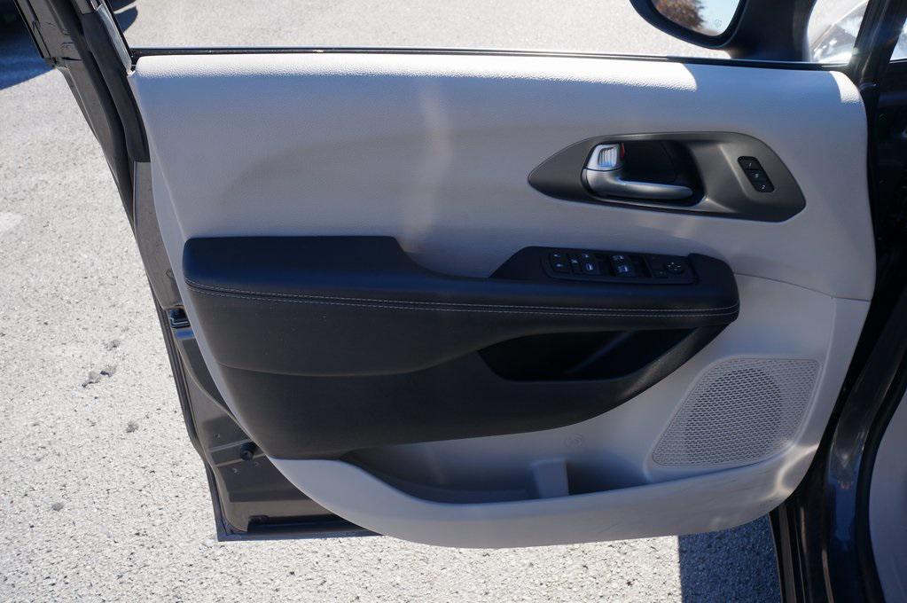 used 2023 Chrysler Pacifica car, priced at $23,397