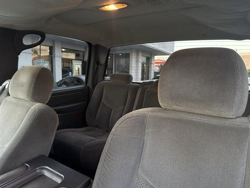 used 2005 Chevrolet Silverado 2500 car, priced at $12,950