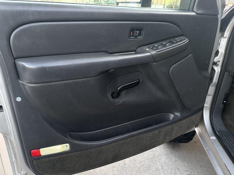 used 2005 Chevrolet Silverado 2500 car, priced at $12,950