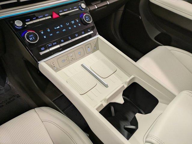 used 2025 Hyundai Santa Fe car, priced at $40,900