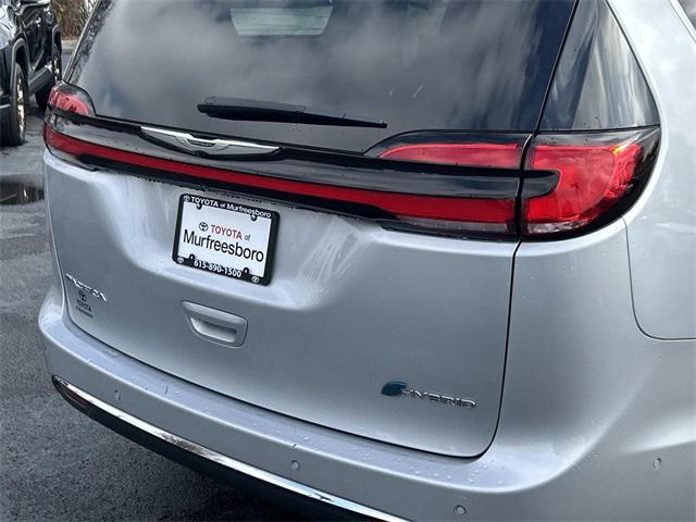 used 2022 Chrysler Pacifica Hybrid car, priced at $22,511