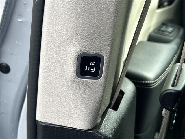 used 2022 Chrysler Pacifica Hybrid car, priced at $22,511