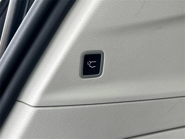 used 2022 Chrysler Pacifica Hybrid car, priced at $22,511