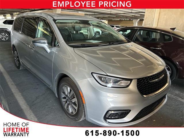 used 2022 Chrysler Pacifica Hybrid car, priced at $22,511