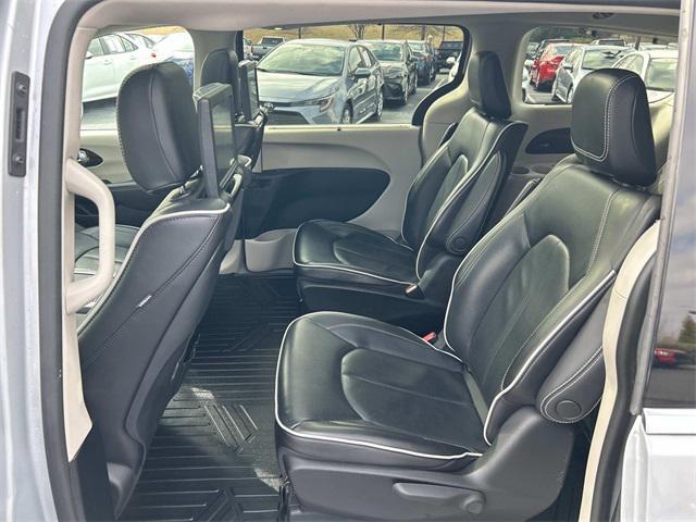 used 2022 Chrysler Pacifica Hybrid car, priced at $22,511