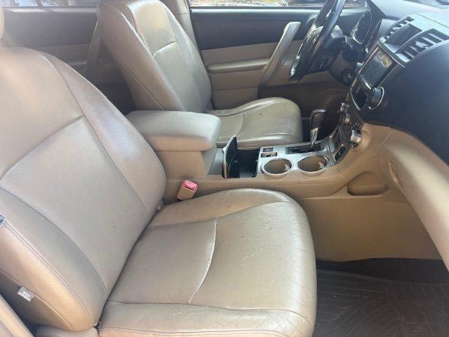 used 2013 Toyota Highlander car, priced at $9,997