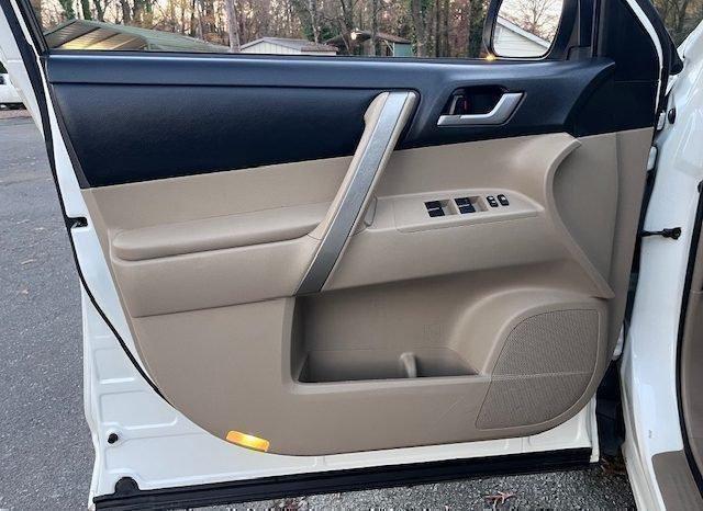 used 2013 Toyota Highlander car, priced at $9,997