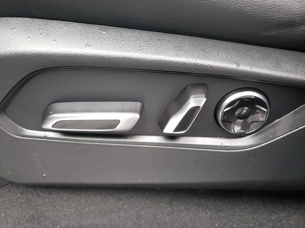 used 2023 Acura MDX car, priced at $36,218