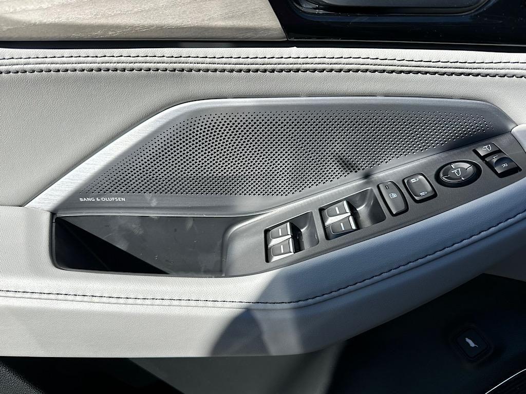 new 2026 Acura MDX car, priced at $68,350