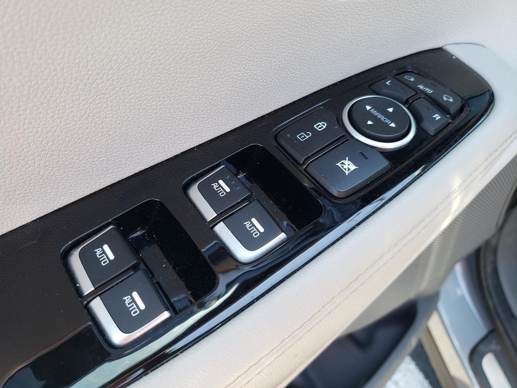used 2020 Kia Sorento car, priced at $22,492