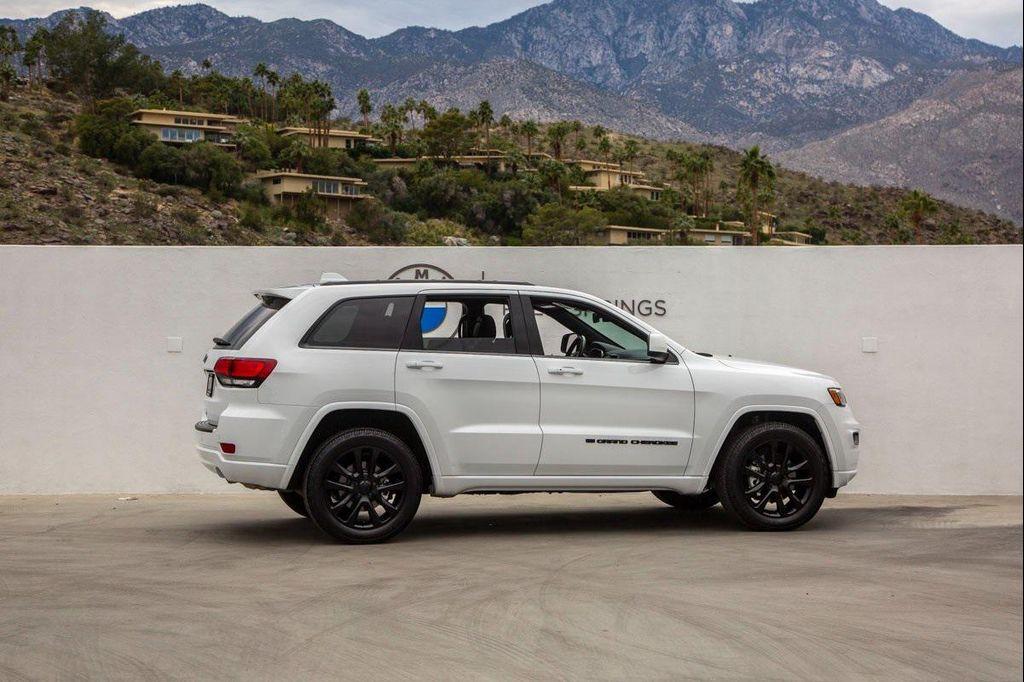 used 2022 Jeep Grand Cherokee car, priced at $23,488