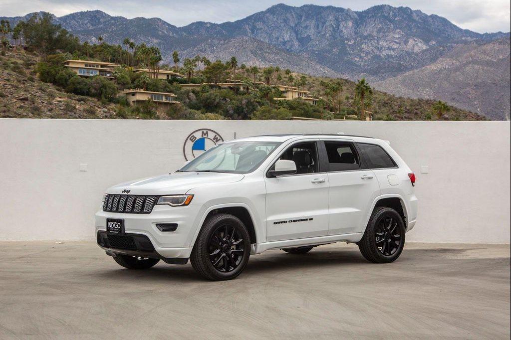 used 2022 Jeep Grand Cherokee car, priced at $23,488