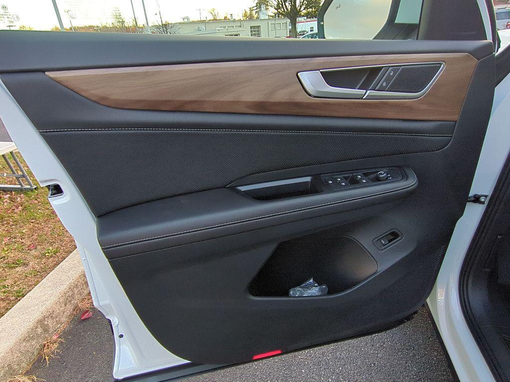 new 2026 Volkswagen Atlas car, priced at $45,594