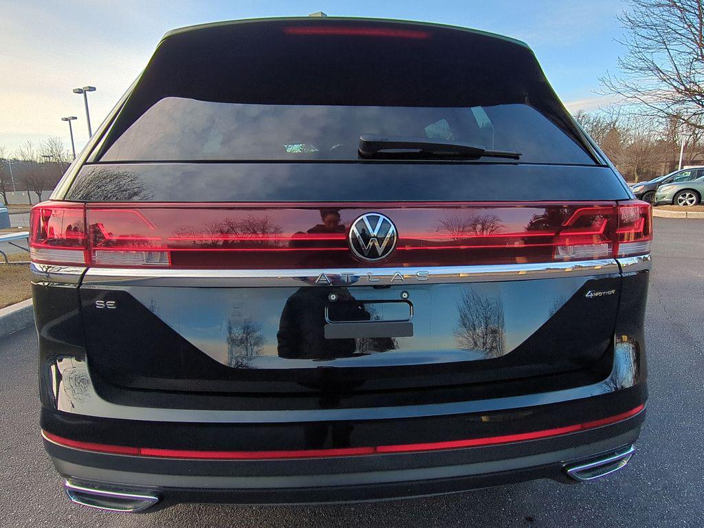used 2025 Volkswagen Atlas car, priced at $35,990