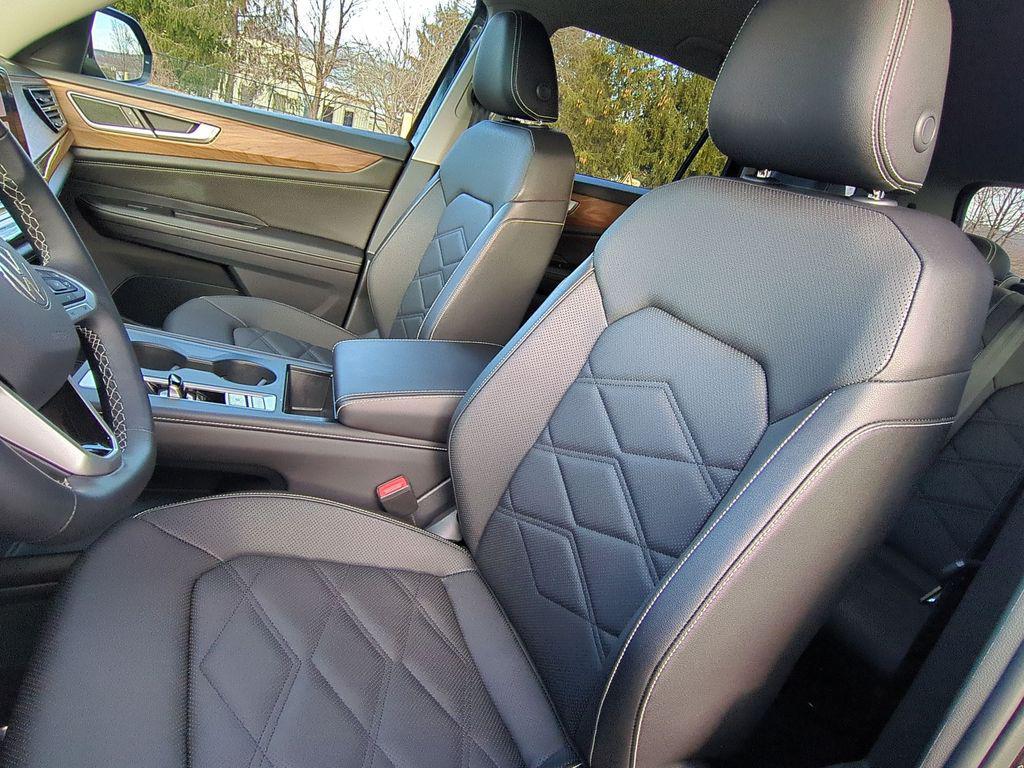 used 2025 Volkswagen Atlas car, priced at $35,990