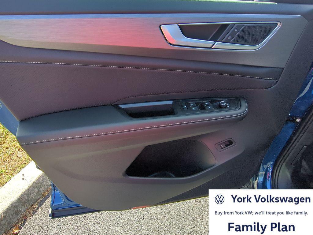 new 2026 Volkswagen Atlas Cross Sport car, priced at $43,545