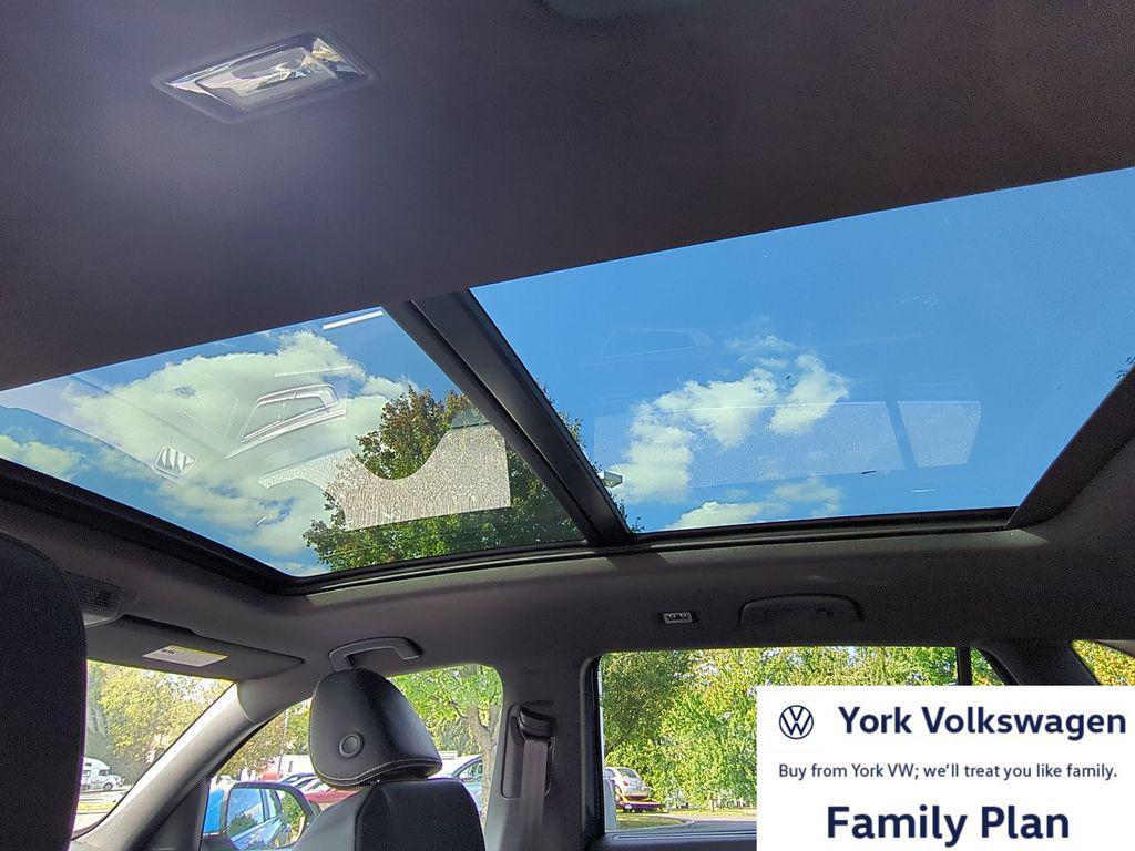 new 2026 Volkswagen Atlas Cross Sport car, priced at $43,545