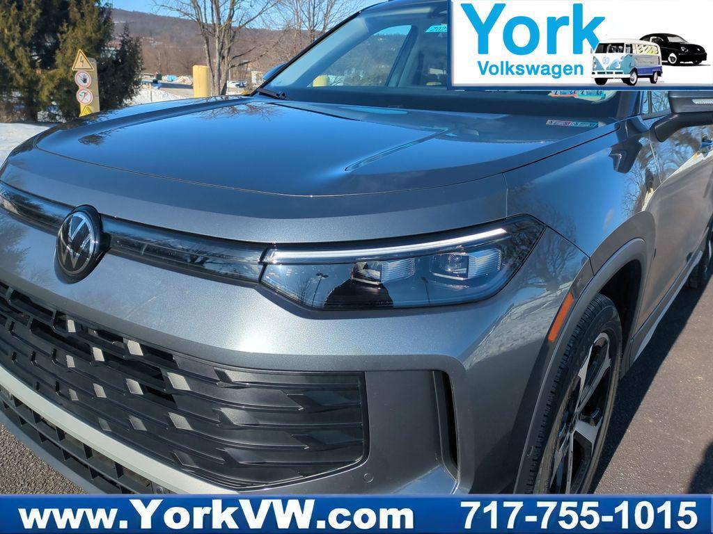 used 2025 Volkswagen Tiguan car, priced at $31,990