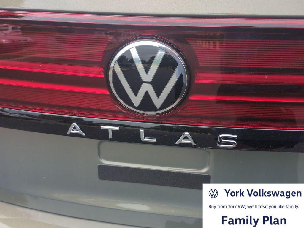 new 2026 Volkswagen Atlas car, priced at $44,218
