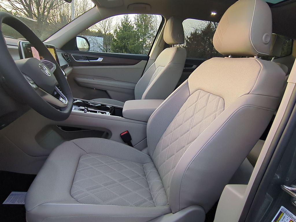 new 2026 Volkswagen Atlas car, priced at $52,570