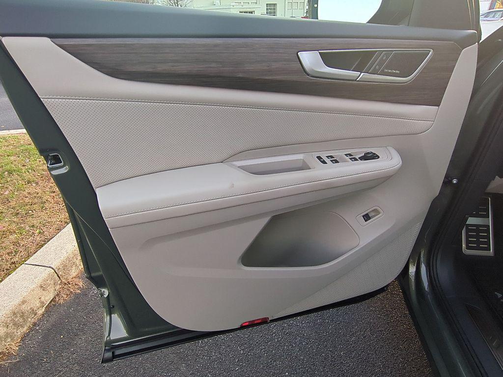 new 2026 Volkswagen Atlas car, priced at $52,570