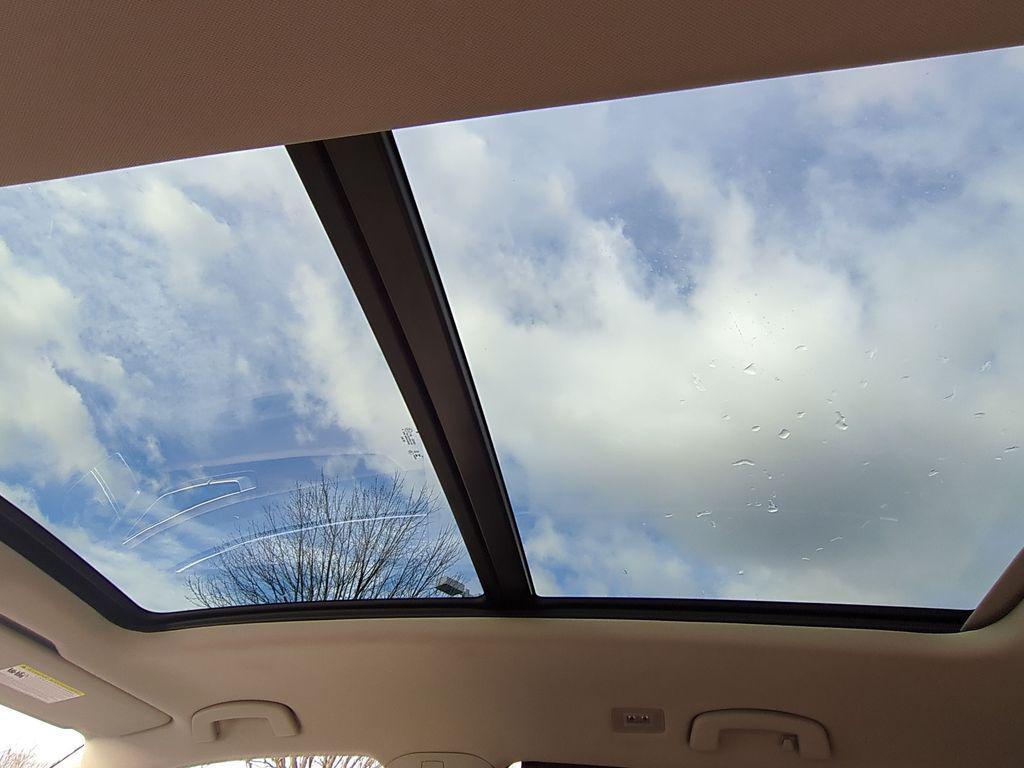 used 2025 Volkswagen Atlas car, priced at $37,992