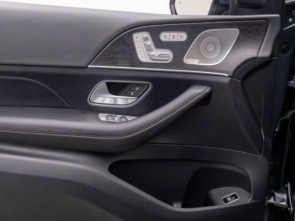 new 2025 Mercedes-Benz GLS 450 car, priced at $83,000