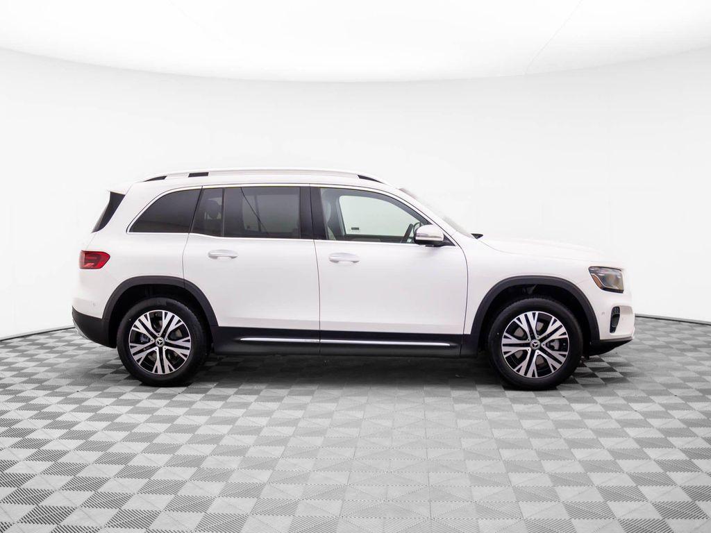 new 2025 Mercedes-Benz GLB 250 car, priced at $41,000