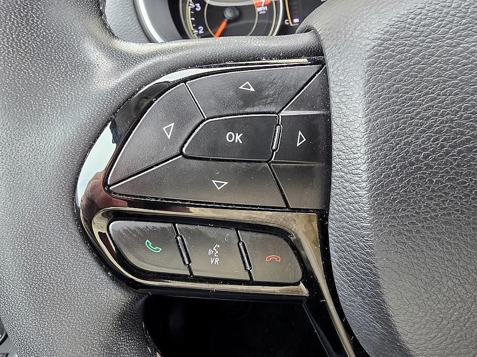 used 2021 Jeep Cherokee car, priced at $16,795