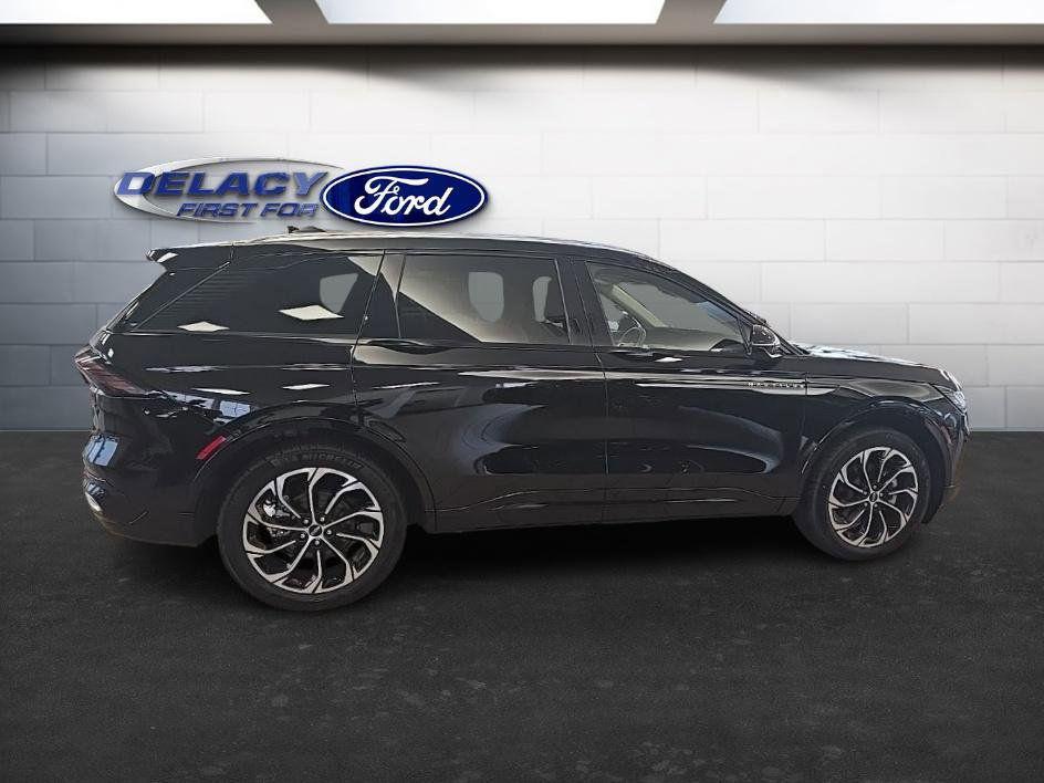 used 2025 Lincoln Nautilus car, priced at $58,488