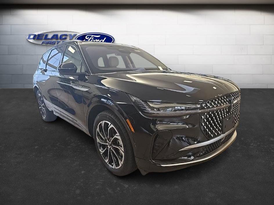 used 2025 Lincoln Nautilus car, priced at $58,488