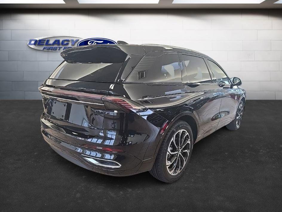 used 2025 Lincoln Nautilus car, priced at $58,488