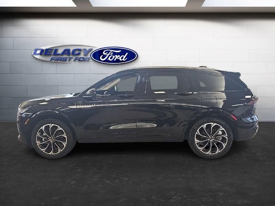 used 2025 Lincoln Nautilus car, priced at $58,488