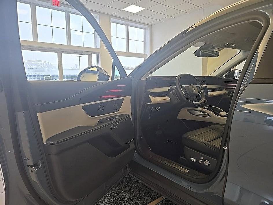 used 2025 Lincoln Nautilus car, priced at $56,303