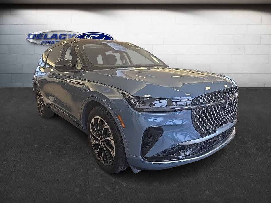 used 2025 Lincoln Nautilus car, priced at $56,303