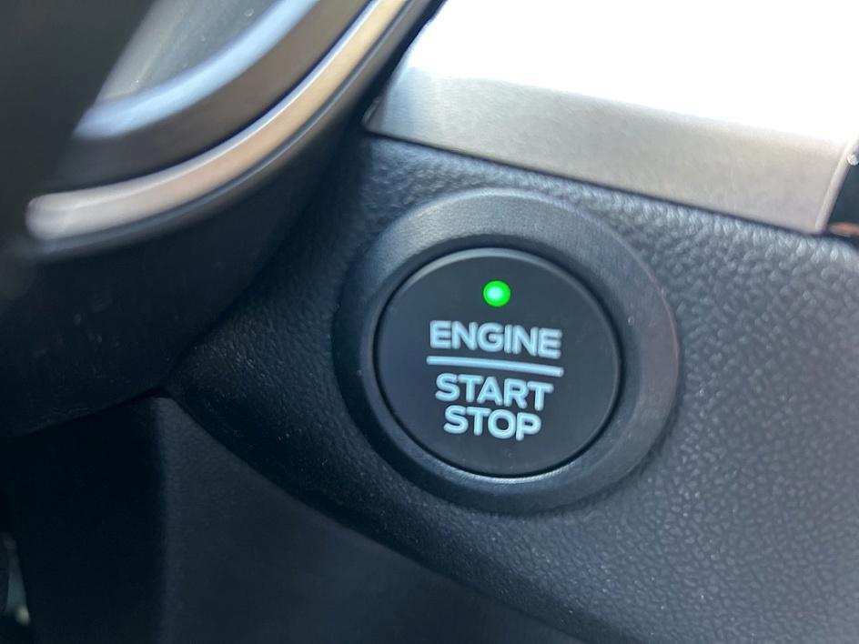 used 2022 Ford Escape car, priced at $22,106