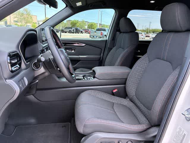 used 2025 Honda Pilot car, priced at $39,295