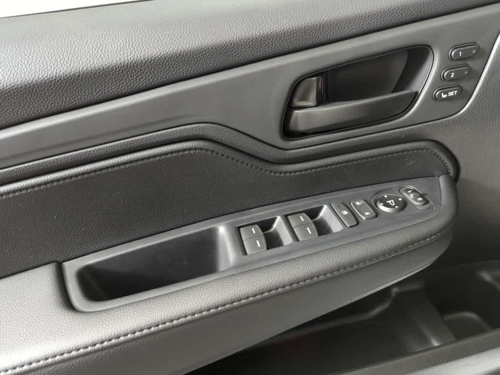new 2026 Honda Odyssey car, priced at $43,647