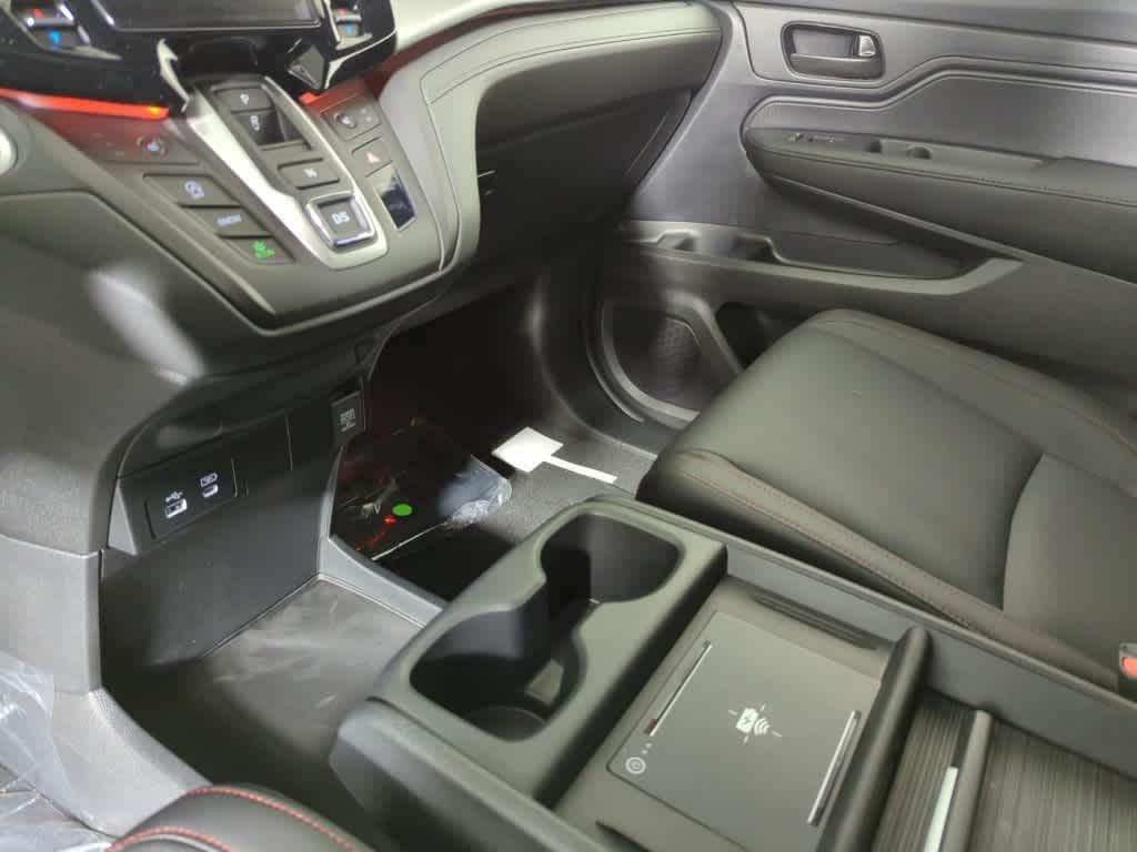new 2026 Honda Odyssey car, priced at $43,647