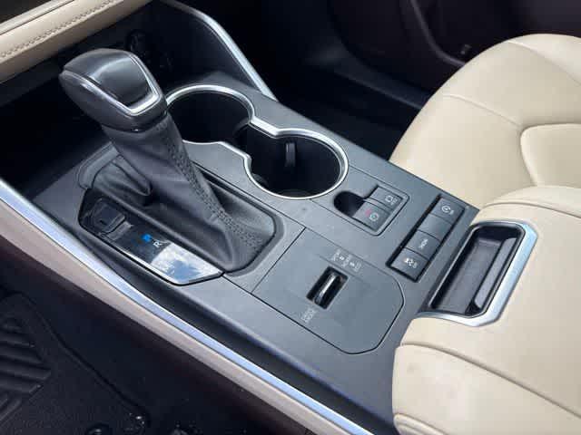 used 2021 Toyota Highlander car, priced at $28,420
