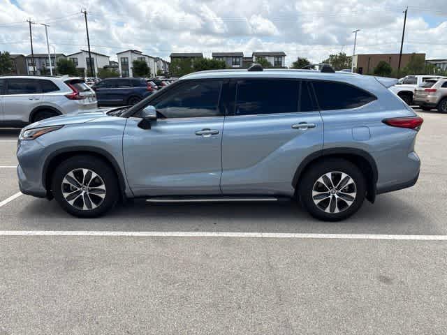 used 2021 Toyota Highlander car, priced at $28,420