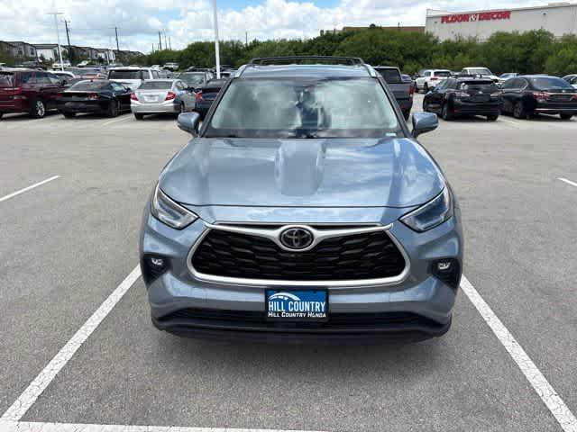 used 2021 Toyota Highlander car, priced at $28,420