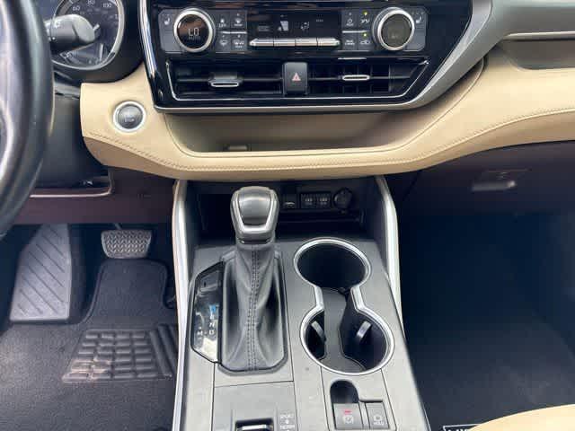 used 2021 Toyota Highlander car, priced at $28,420