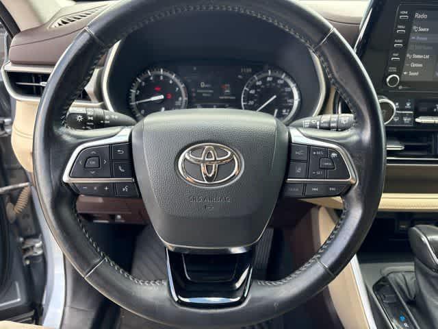 used 2021 Toyota Highlander car, priced at $28,420
